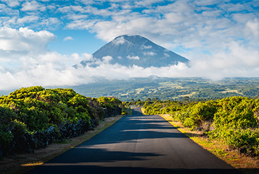 Adventures in the Azores: your essential guide for exploring nature with adrenaline.