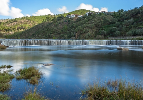 cascata de água Foz do Cobrão