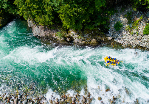 rafting águas brancas no rio