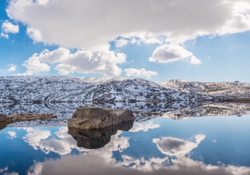 Lagoa Comprida Mountain Lake in Snowy