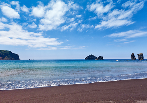 Praia de S. Miguel, pedras e mosteiros