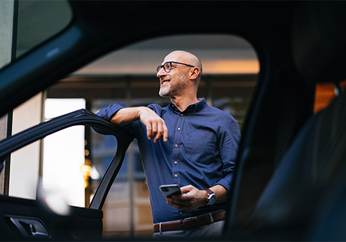 Fleet manager using a telematics app on smartphone