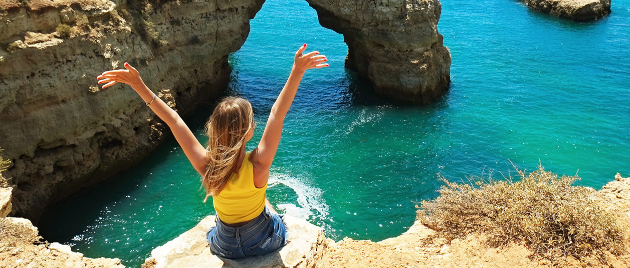 Praias do Algarve: as 15 praias algarvias que tem de conhecer este verão